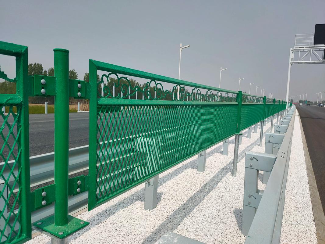 高速公路防眩护栏网 守护安全与美观的双重屏障